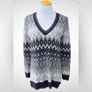 LIKE NEW ANN TAYLOR SWEATER